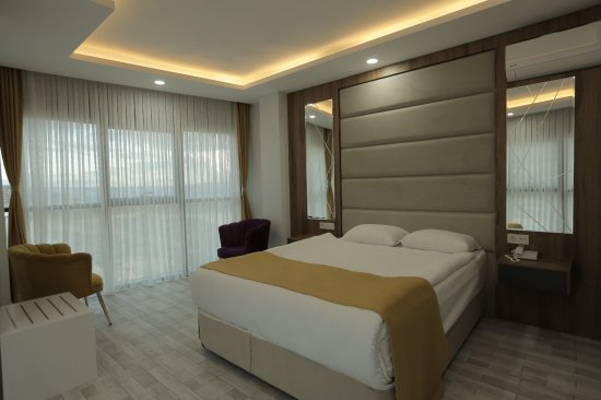 Dağ Manzaralı Suit Oda